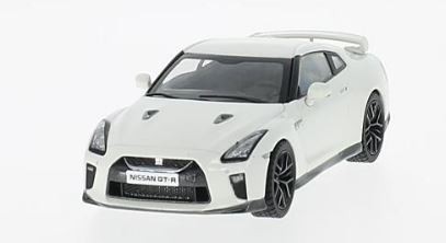 Nissan GT-R 2017 (metallic white)