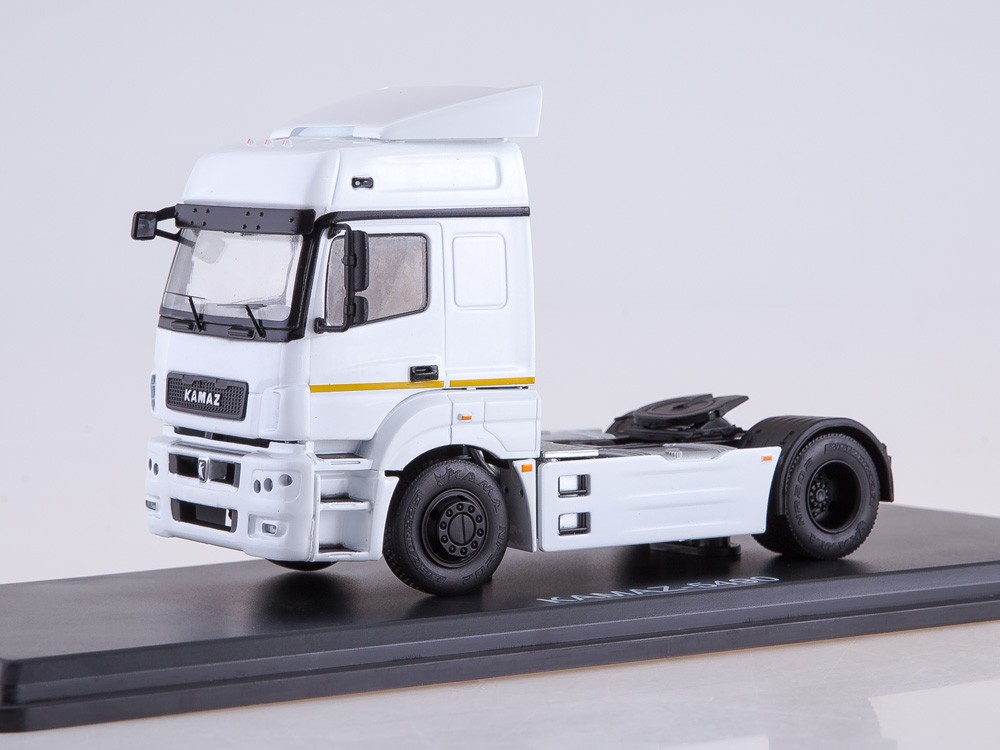 KAMAZ-5490 Tractor Truck (white)
