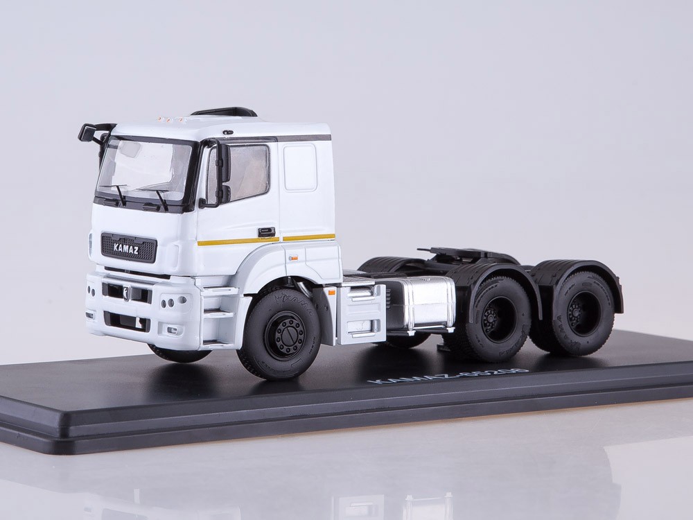 KAMAZ-65206 Tractor Truck (white)
