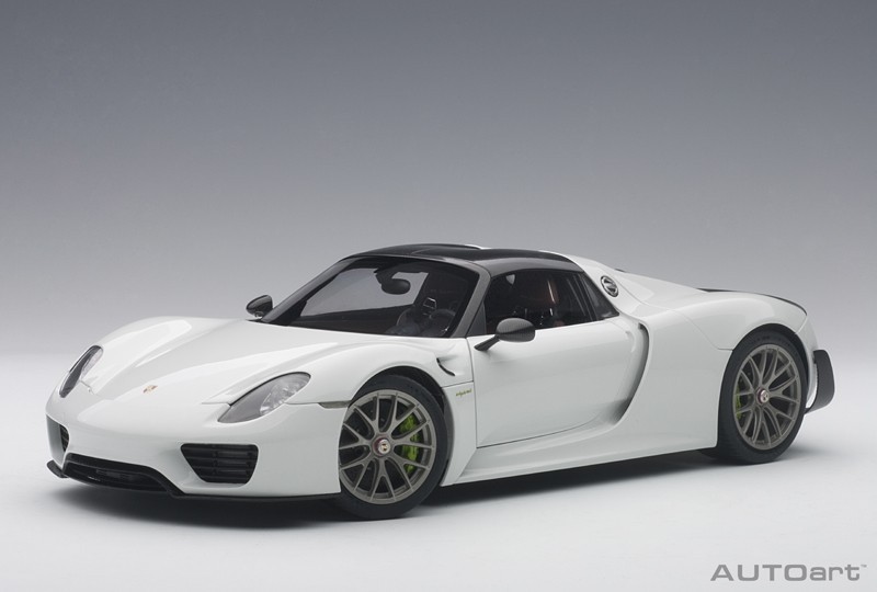 Porsche 918 Spyder Weissach Package 2013 (glossy white) (composite model/full openings)