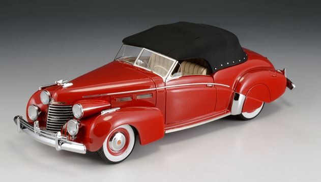 Cadillac Series 62 Convertible Victoria Close Roof 1940 (red/black)