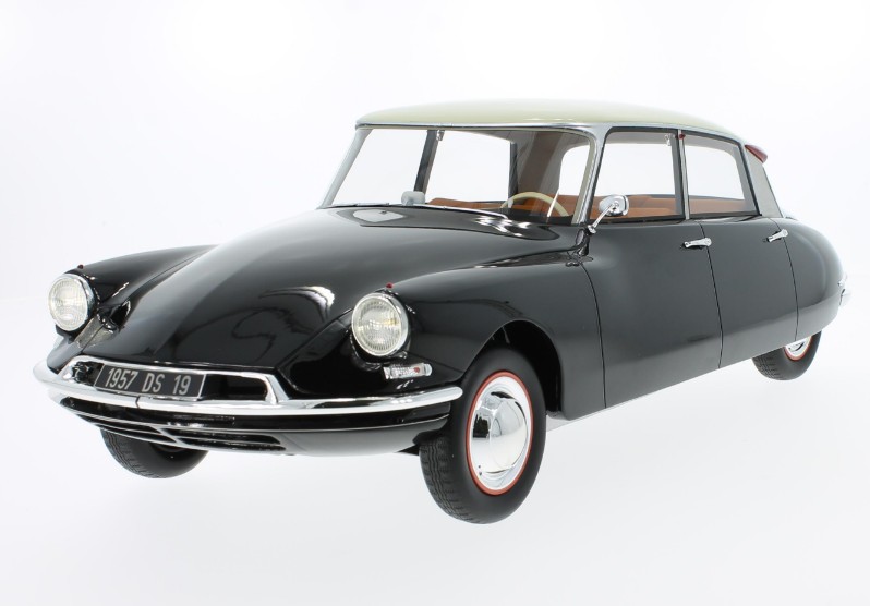 Citroen DS 19 (black/light beige)