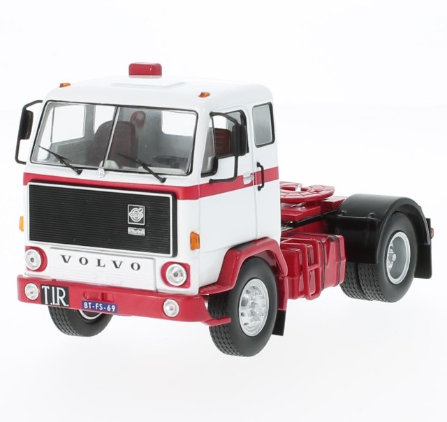Volvo F89 1970 (white/red)