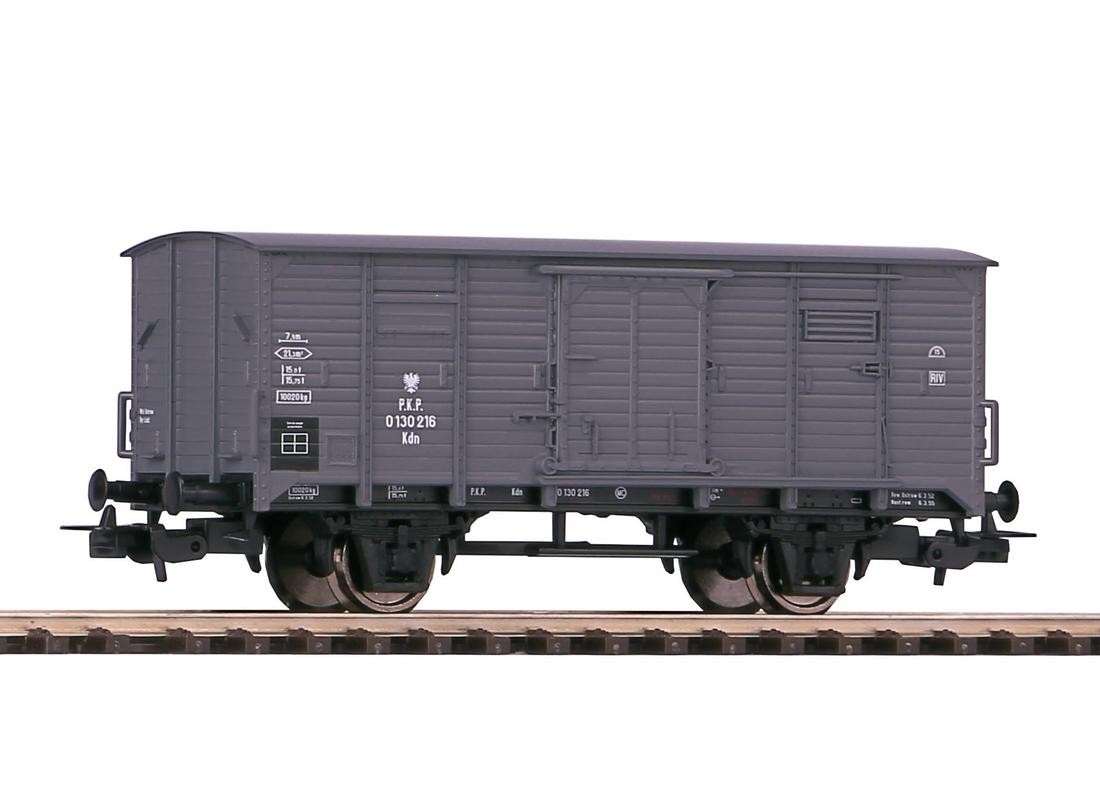 Kryty wagon towarowy G02 PKP