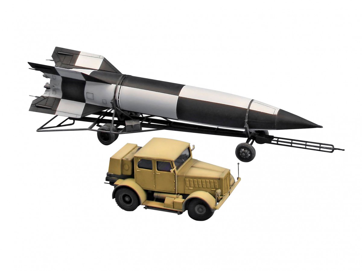 Model plastikowy SS-100 Gigant+Transporter +V2