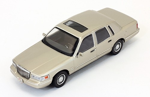 Lincoln Town Car 1996 (champagne)