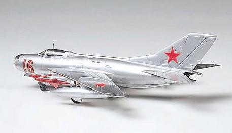 TAMIYA MiG-19 Farmer-E 