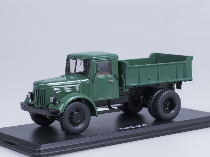 MAZ-205 Dumper (early version)