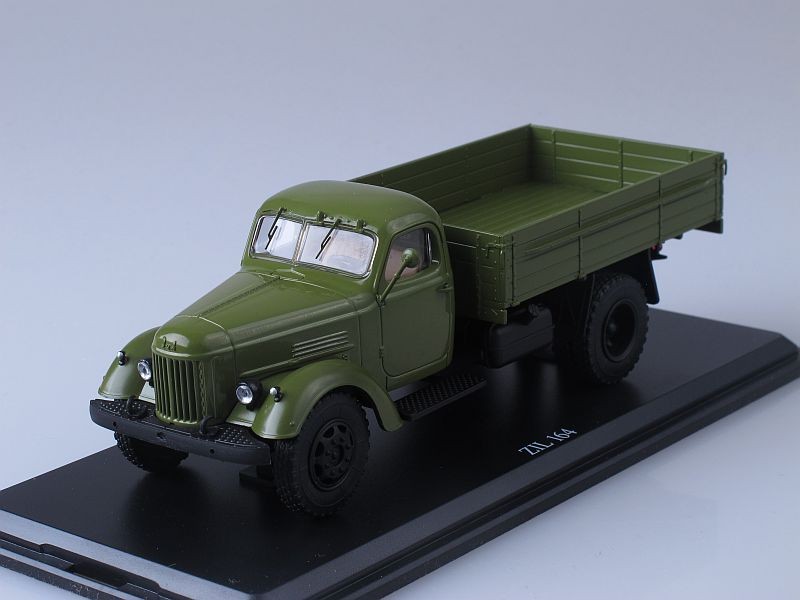 ZIL-164 Flatbed Truck (khaki)